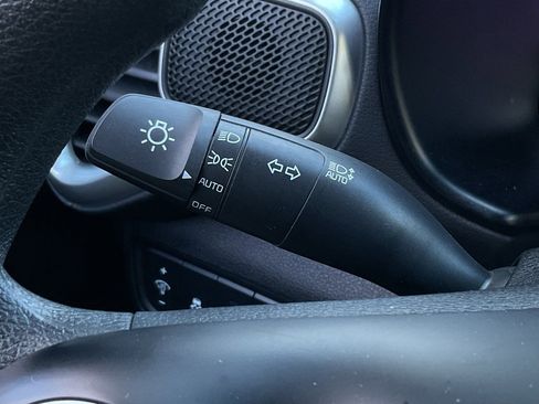 Used 2025 Kia Soul LX w/ LX Technology Package image 25