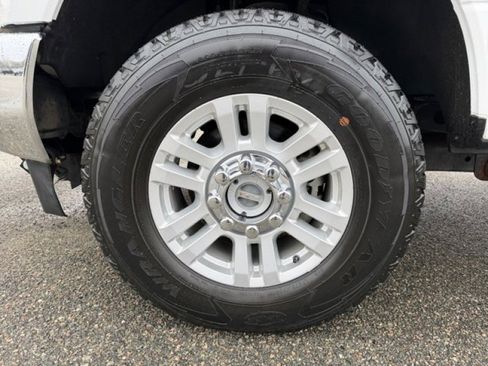 Used 2017 Ford F250 XLT w/ XLT Value Package AWD/4WD image 9