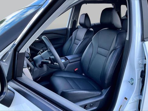 Certified 2024 Nissan Rogue SV w/ SV Premium Package FWD image 8