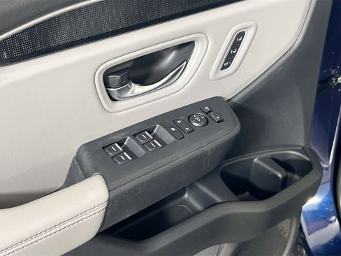 Used 2024 Honda Pilot Elite image 18