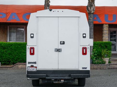 Used 2021 Chevrolet Express 3500 w/ Power Convenience Package image 7