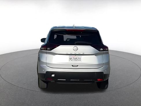 Used 2025 Nissan Rogue SV image 12