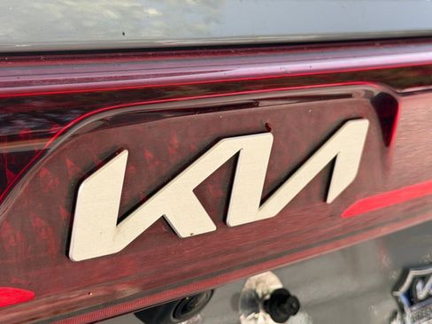 Certified 2024 Kia Carnival EX FWD image 15