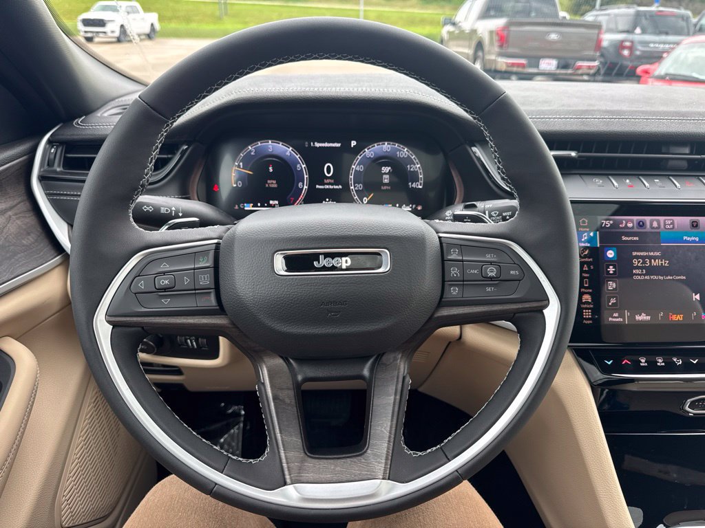 New 2027 Jeep Grand Cherokee Limited AWD/4WD image 13