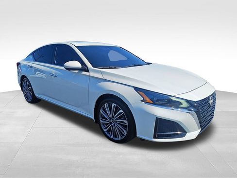 Used 2025 Nissan Altima 2.5 SL FWD image 7