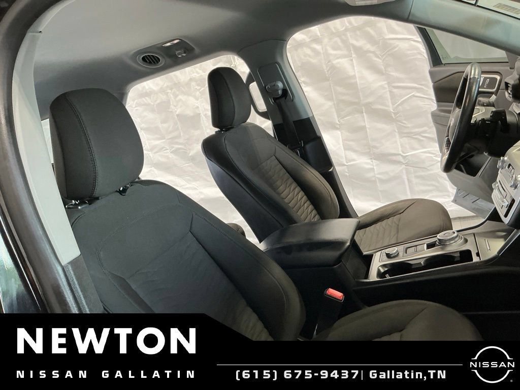 Used 2020 Ford Explorer XLT w/ Comfort Package AWD/4WD image 14