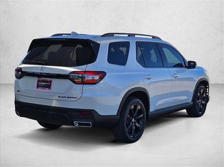 New 2025 Honda Pilot Black Edition video 2