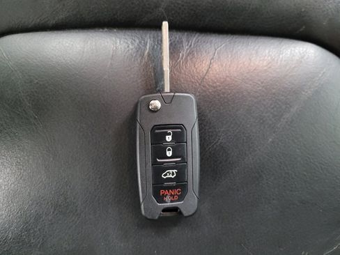 Used 2015 Jeep Renegade Limited image 32