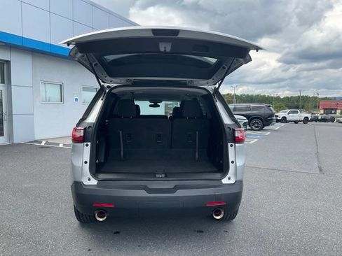 Used 2018 Chevrolet Traverse LS AWD/4WD image 17