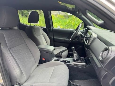 Used 2019 Toyota Tacoma TRD Off-Road AWD/4WD image 20