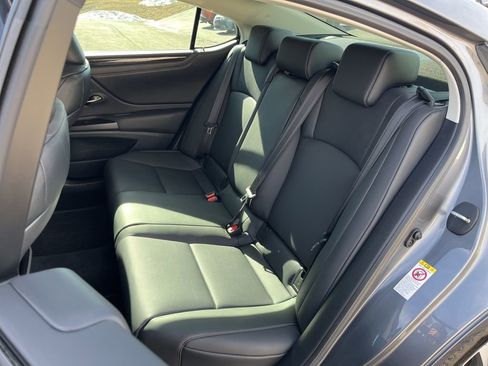 Used 2019 Lexus ES 350 Ultra Luxury image 20