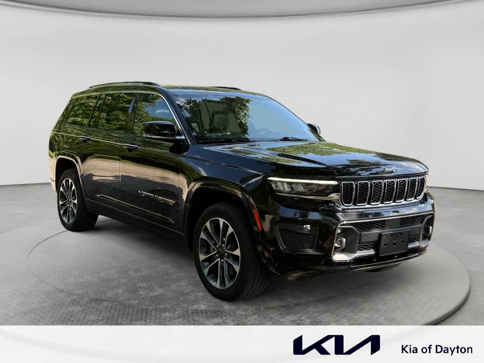 Used 2021 Jeep Grand Cherokee L Overland w/ Luxury Tech Group IV AWD/4WD image 3