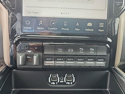 Used 2024 RAM 3500 Laramie w/ Towing Technology Group image 29