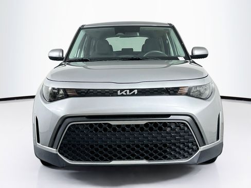 Used 2024 Kia Soul LX w/ Option Group 015 FWD image 2