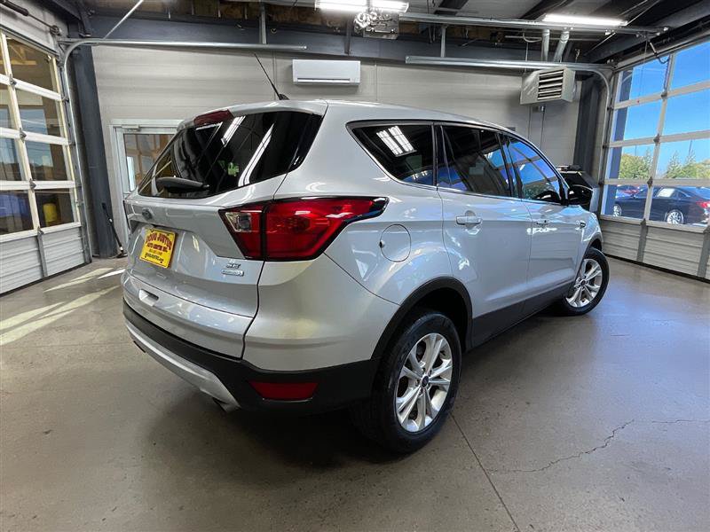 Used 2019 Ford Escape SE FWD image 5