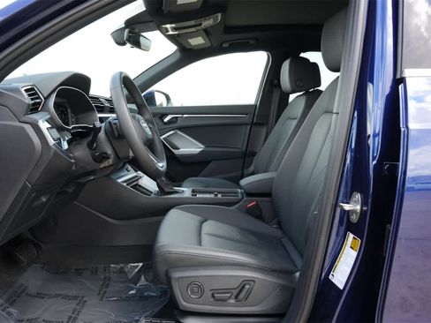 Used 2025 Audi Q3 2.0T Premium image 17