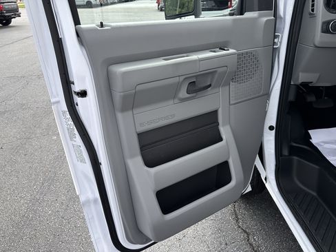 Certified 2026 Ford E-450 and Econoline 450 Super Duty w/ Power Equipment Group RWD image 9