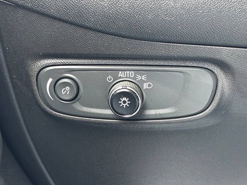 Used 2023 Chevrolet Equinox LT AWD/4WD image 12