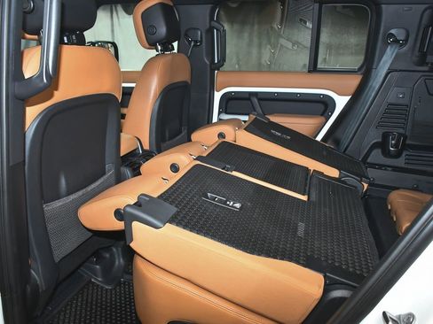 Used 2023 Land Rover Defender 110 SE AWD/4WD image 51