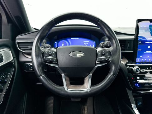 Used 2021 Ford Explorer Platinum w/ Equipment Group 601A AWD/4WD image 4