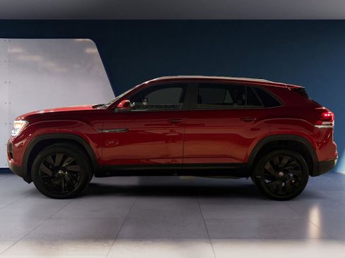 Used 2024 Volkswagen Atlas Cross Sport SE image 2