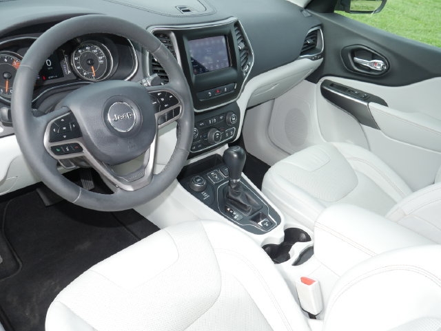 Used 2021 Jeep Cherokee Latitude Lux AWD/4WD image 14