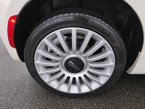 Used 2018 FIAT 500 Lounge image 12