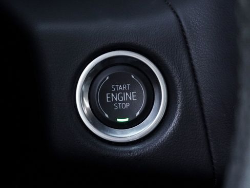 Used 2024 Chevrolet Tahoe High Country AWD/4WD image 16