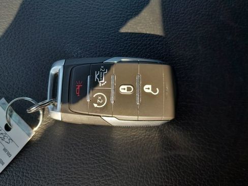 Used 2025 RAM 1500 Big Horn AWD/4WD image 10