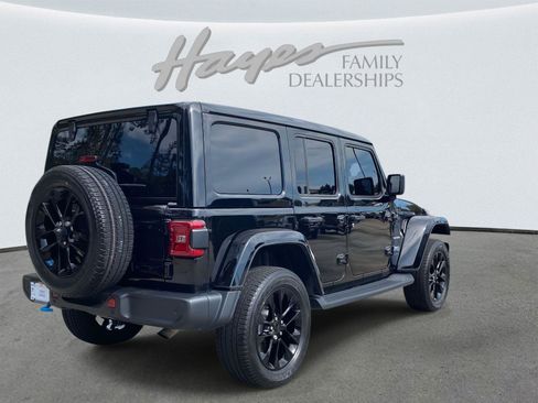 Used 2023 Jeep Wrangler Sahara w/ Cold Weather Group image 43