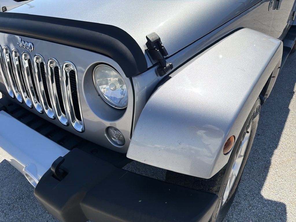 Used 2014 Jeep Wrangler Unlimited Sahara w/ Max Tow Package AWD/4WD image 8
