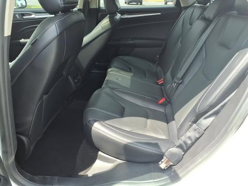 Used 2019 Ford Fusion Titanium FWD image 21