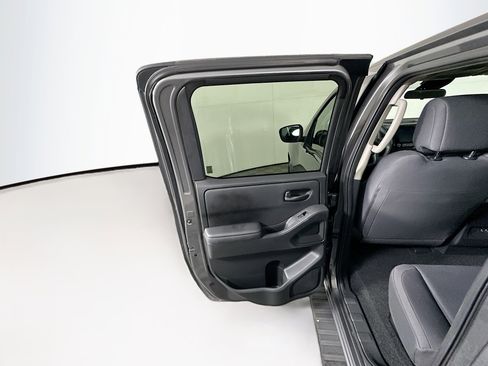 Used 2023 Nissan Frontier S w/ Technology Package RWD image 25