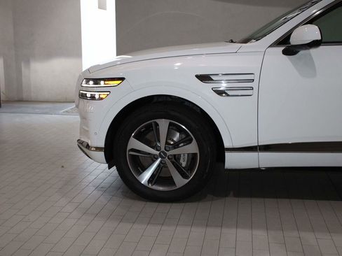Used 2022 Genesis GV80 2.5T w/ Advanced Package 02 image 4