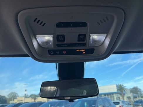 Used 2018 Chevrolet Traverse High Country image 31