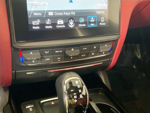 Used 2018 Maserati Quattroporte S Q4 image 16