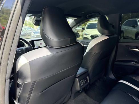 Used 2025 Toyota Camry SE FWD image 14