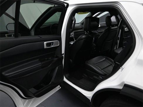 Used 2020 Ford Explorer Limited w/ Class III Trailer Tow Package image 18