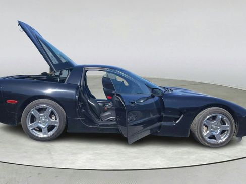 Used 1998 Chevrolet Corvette Coupe w/ Performance Handling Pkg image 15