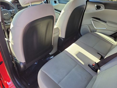 Used 2023 Kia Soul LX image 12