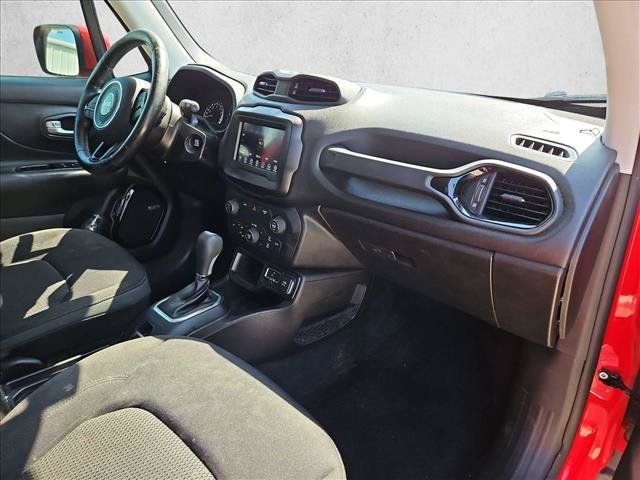 Used 2020 Jeep Renegade Altitude FWD image 18