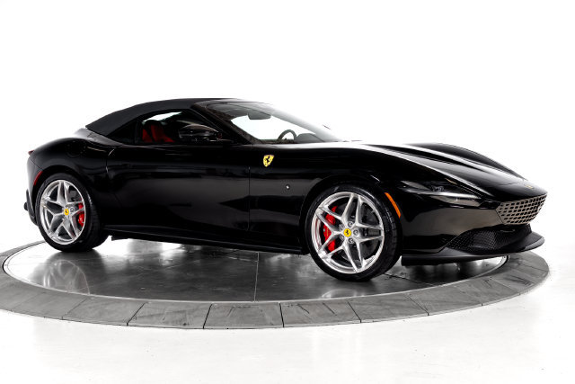 Certified 2025 Ferrari Roma Spider RWD image 12