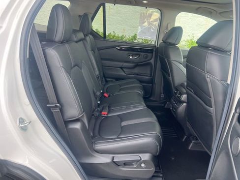 Certified 2024 Honda Pilot Touring image 28