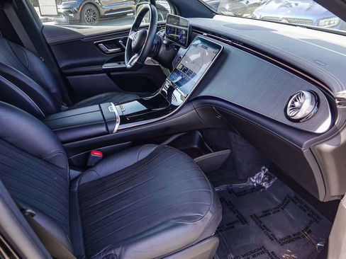 Used 2023 Mercedes-Benz EQE 500 4MATIC SUV image 16