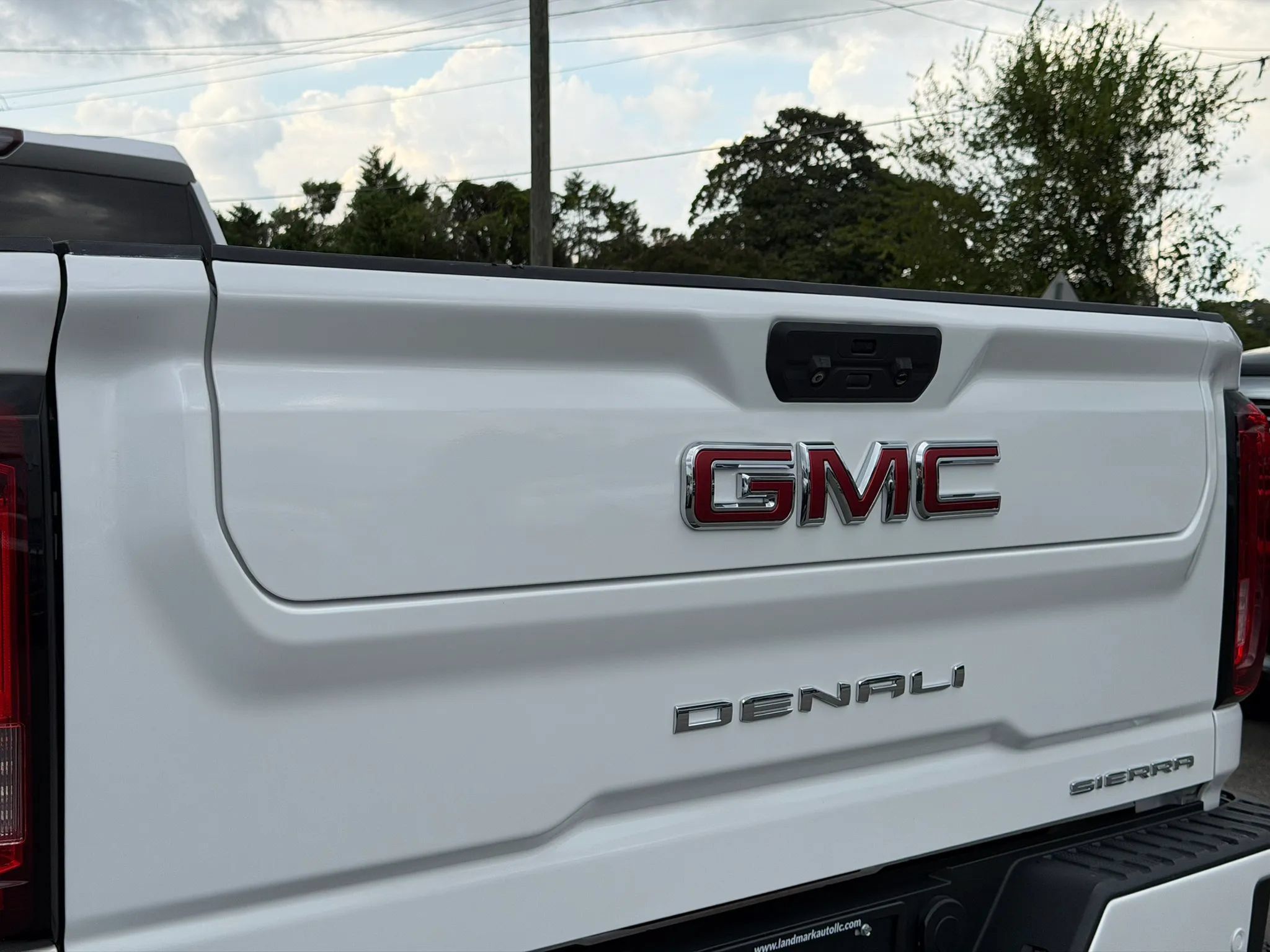 Used 2021 GMC Sierra 3500 Denali w/ Denali Ultimate Package AWD/4WD image 8