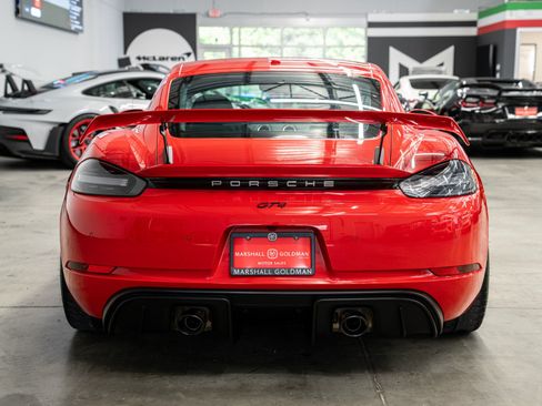 Used 2020 Porsche 718 Cayman GT4 RWD image 7