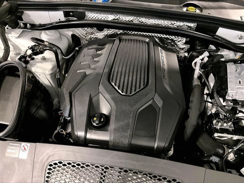Used 2025 Porsche Macan image 34