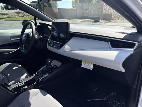 Used 2025 Toyota Corolla SE FWD image 23