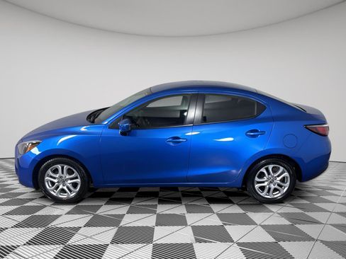 Used 2018 Toyota Yaris iA image 11