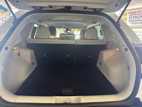 Used 2021 Jeep Cherokee Latitude Plus image 10